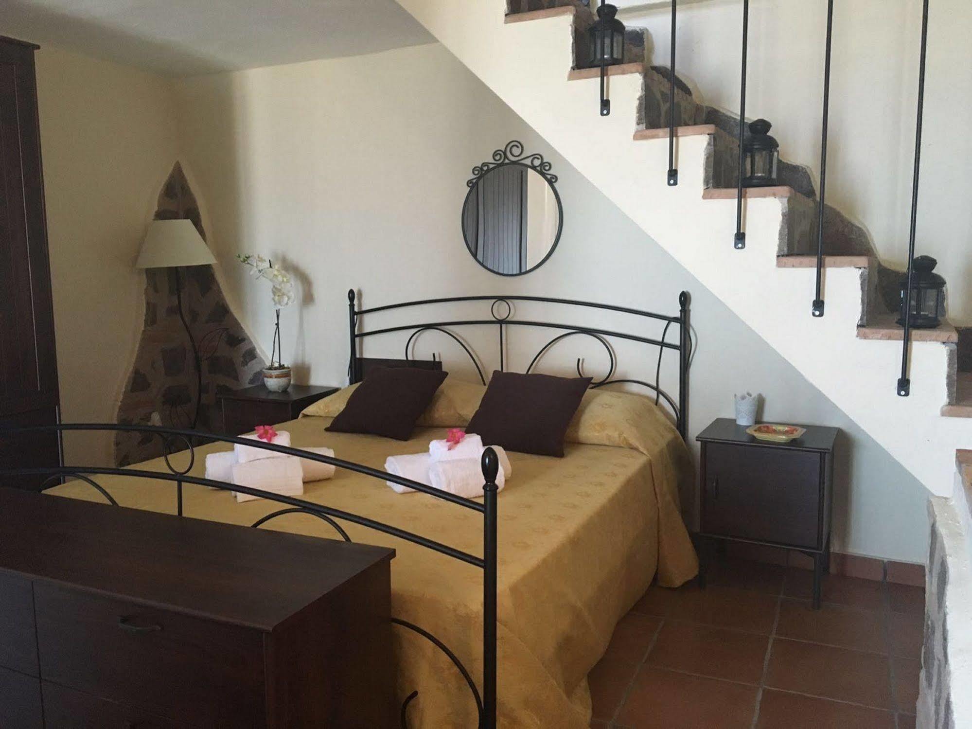 סנטה קתרינה דלו איאוניו Perla Del Borgo Appartamenti מראה חיצוני תמונה